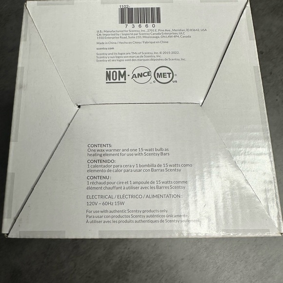 Scentsy Blue Agate Night Light Warmer + Yankee Candle Wax Melts - Picture 3 of 3